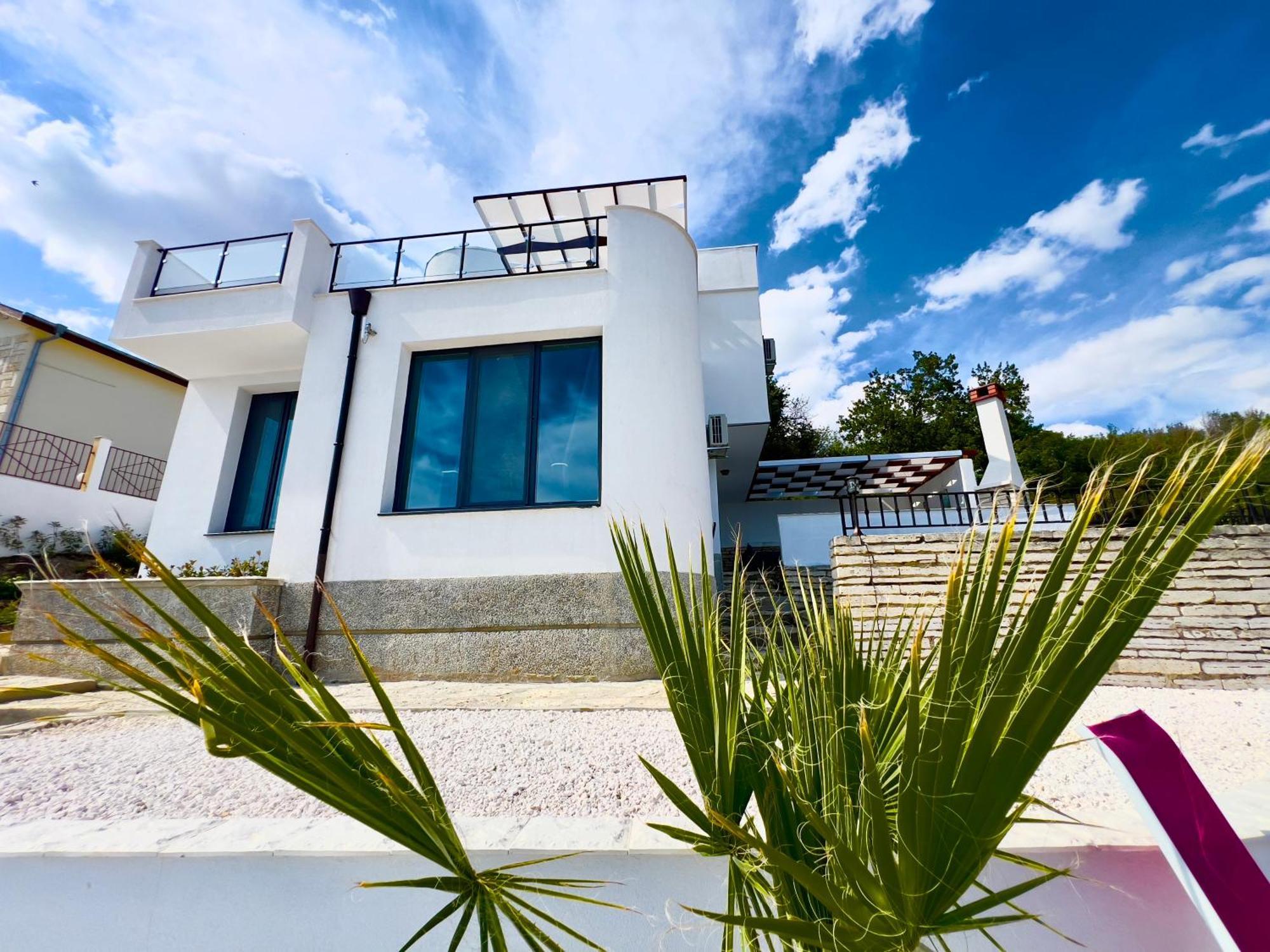 The White Pearl Boutique Villa Baltsjik Buitenkant foto