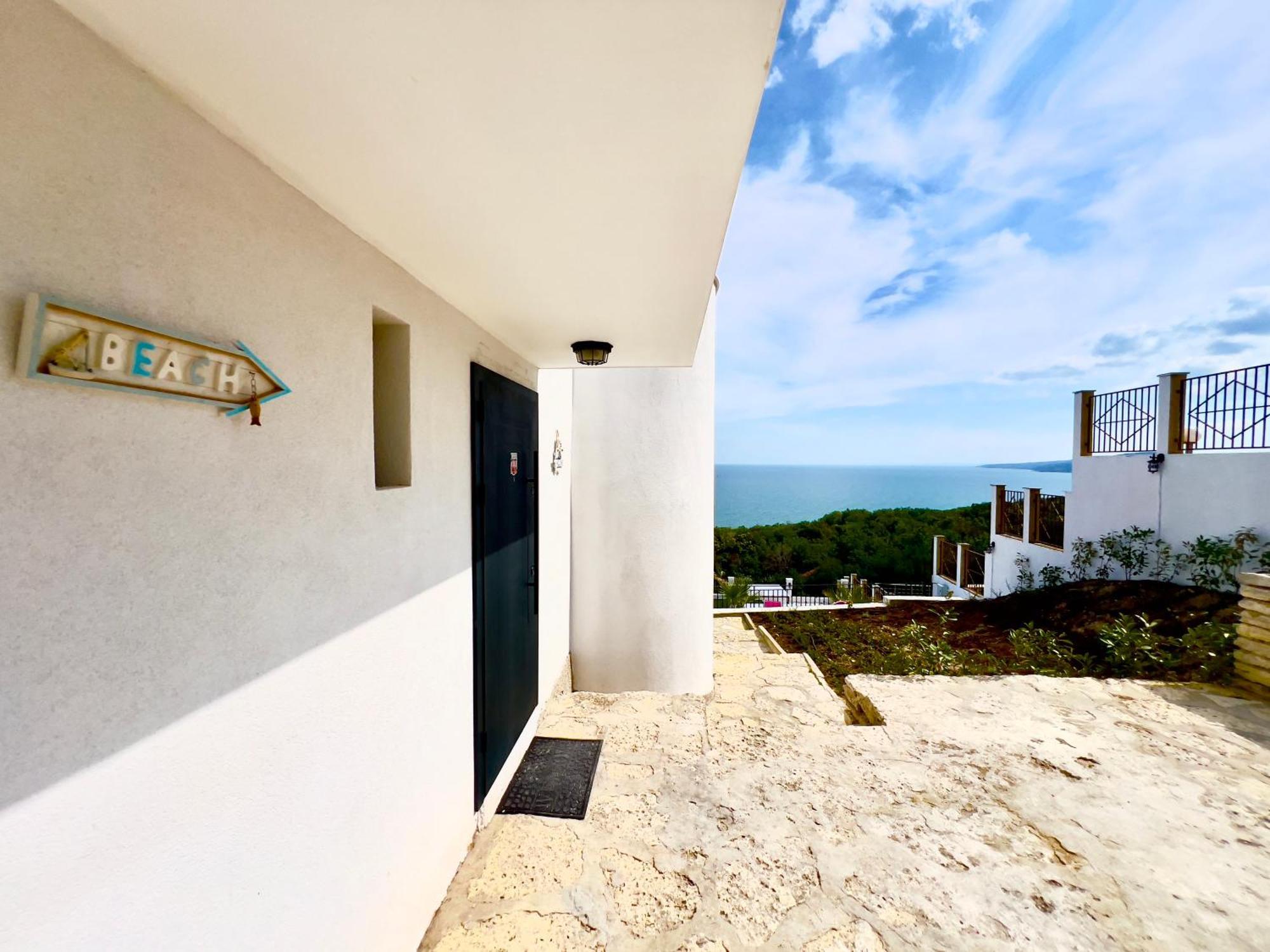 The White Pearl Boutique Villa Baltsjik Buitenkant foto
