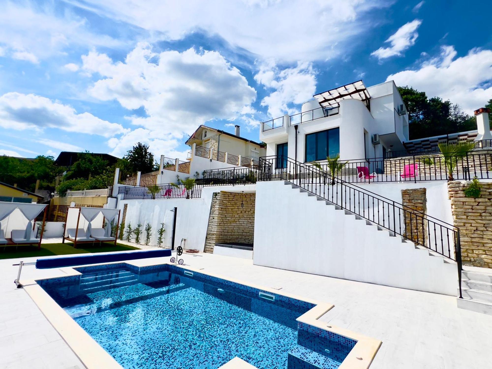 The White Pearl Boutique Villa Baltsjik Buitenkant foto
