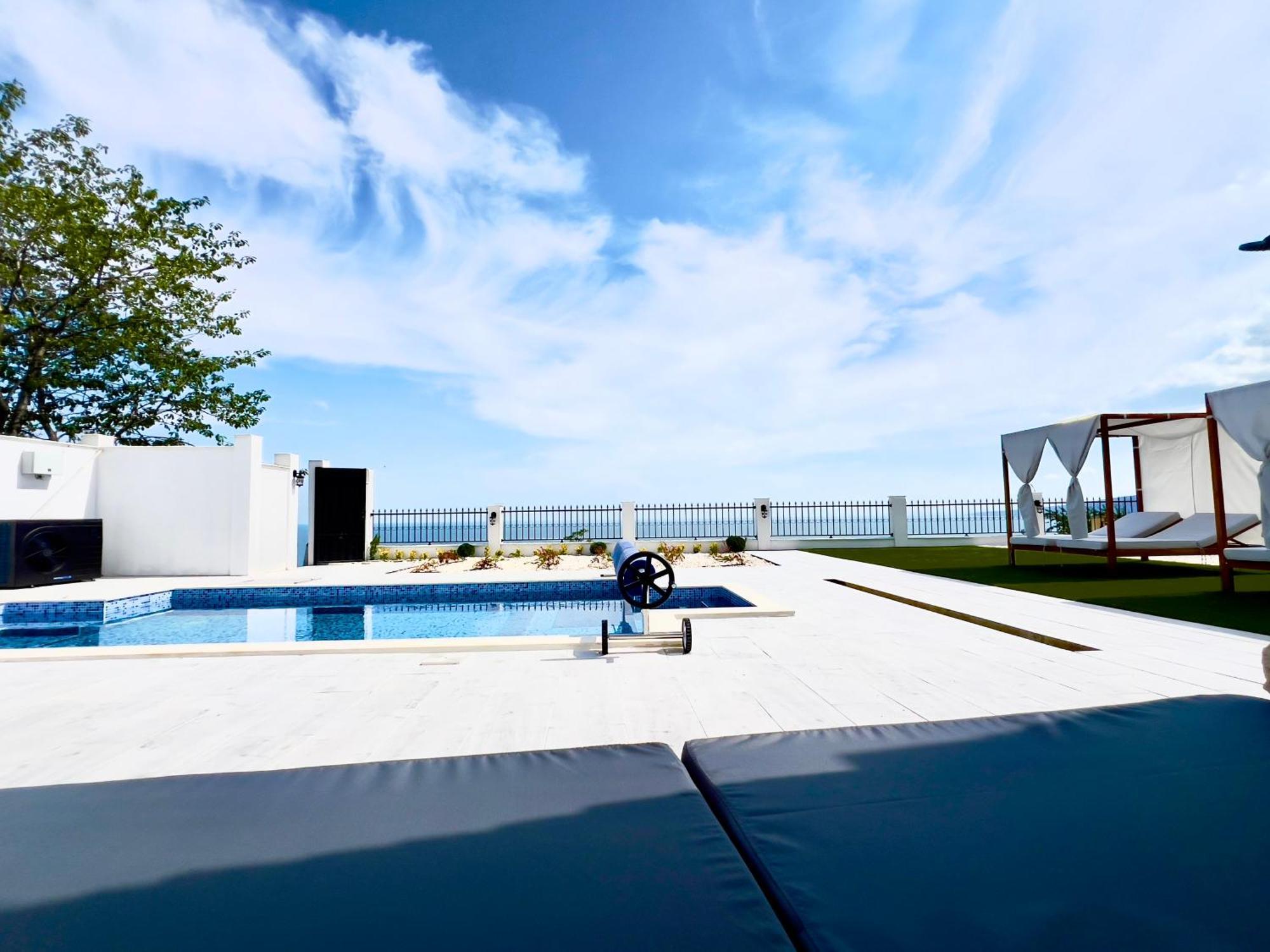 The White Pearl Boutique Villa Baltsjik Buitenkant foto