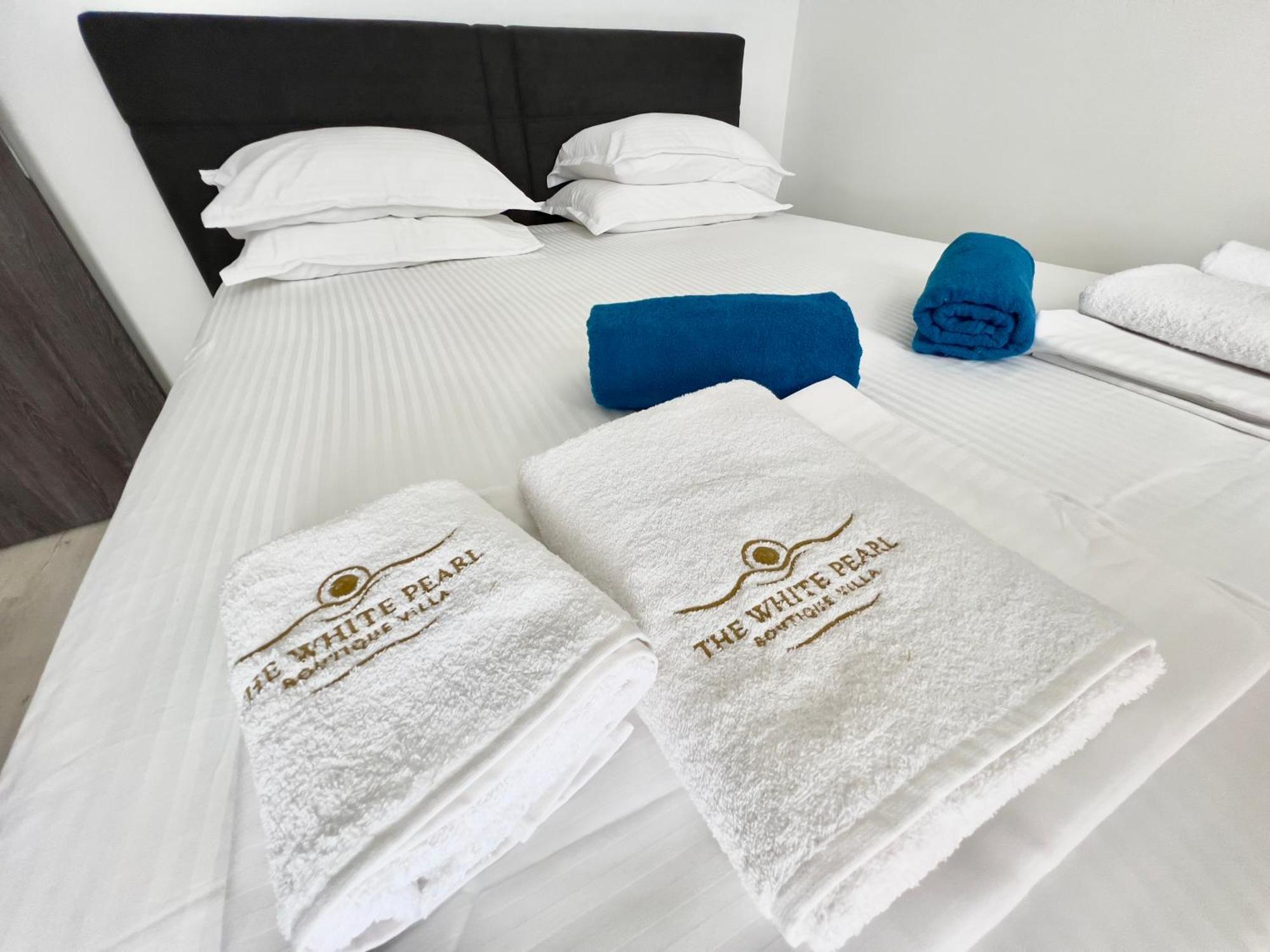 The White Pearl Boutique Villa Baltsjik Buitenkant foto
