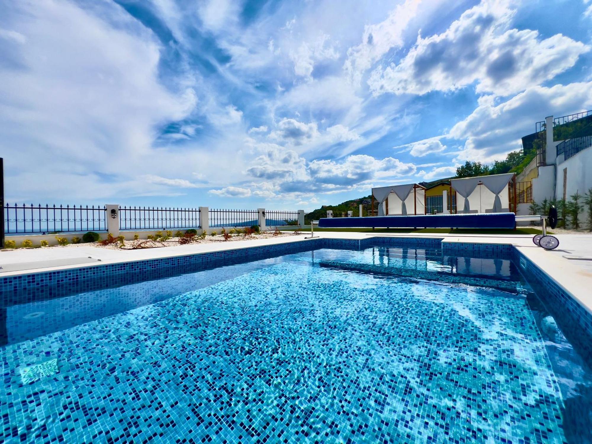 The White Pearl Boutique Villa Baltsjik Buitenkant foto